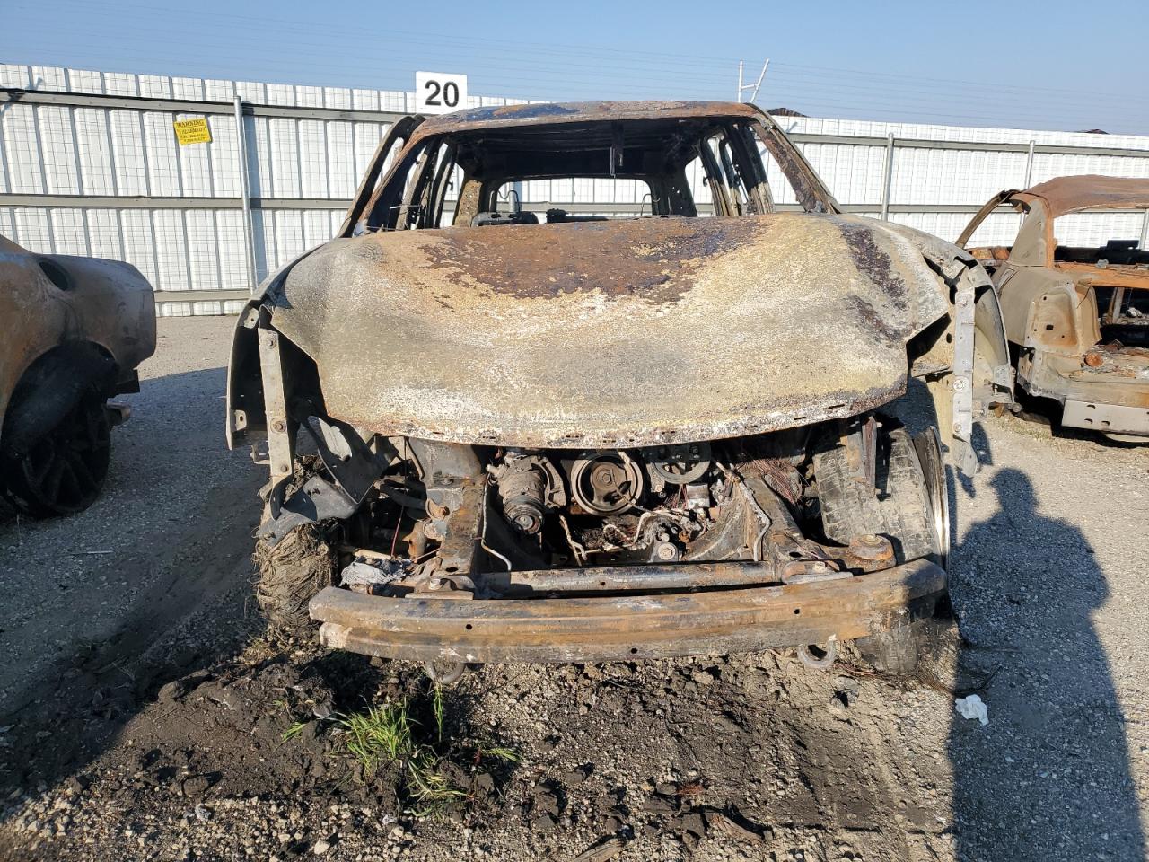 2011 Cadillac Escalade VIN 1GYS4BEF4BR305158 Copart auction photo, burn damage thumbnail 5