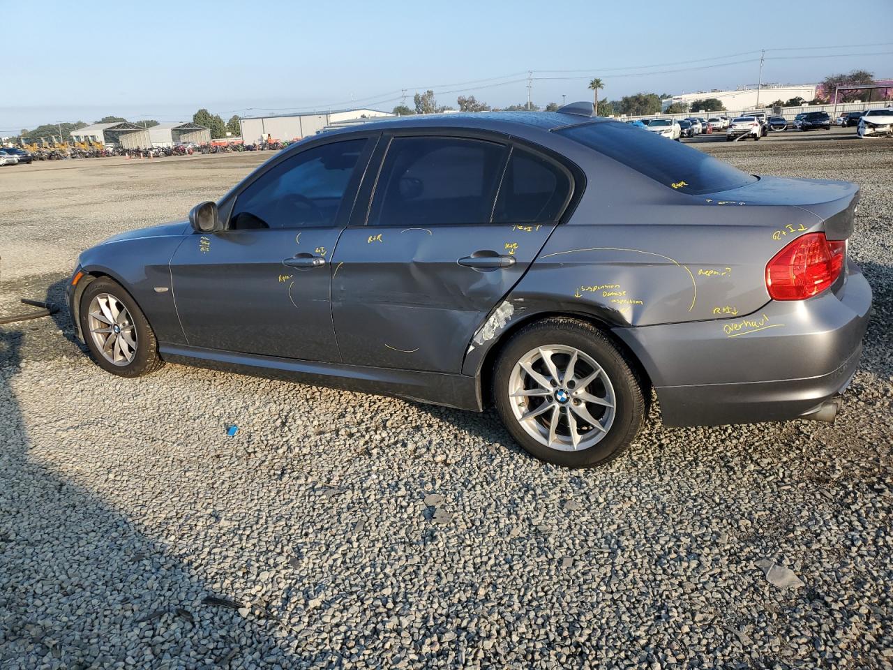 2010 BMW 3er VIN WBAPH5G51ANM34726 Copart auction photo, all over damage thumbnail 2