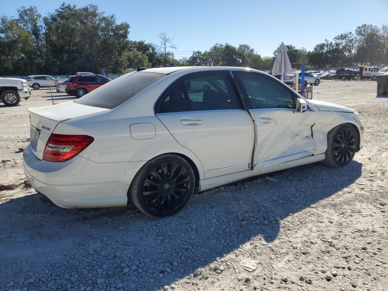 2012 Mercedes-Benz C-klasse VIN WDDGF8BB0CF881896 Copart auction photo, front end / side damage thumbnail 3