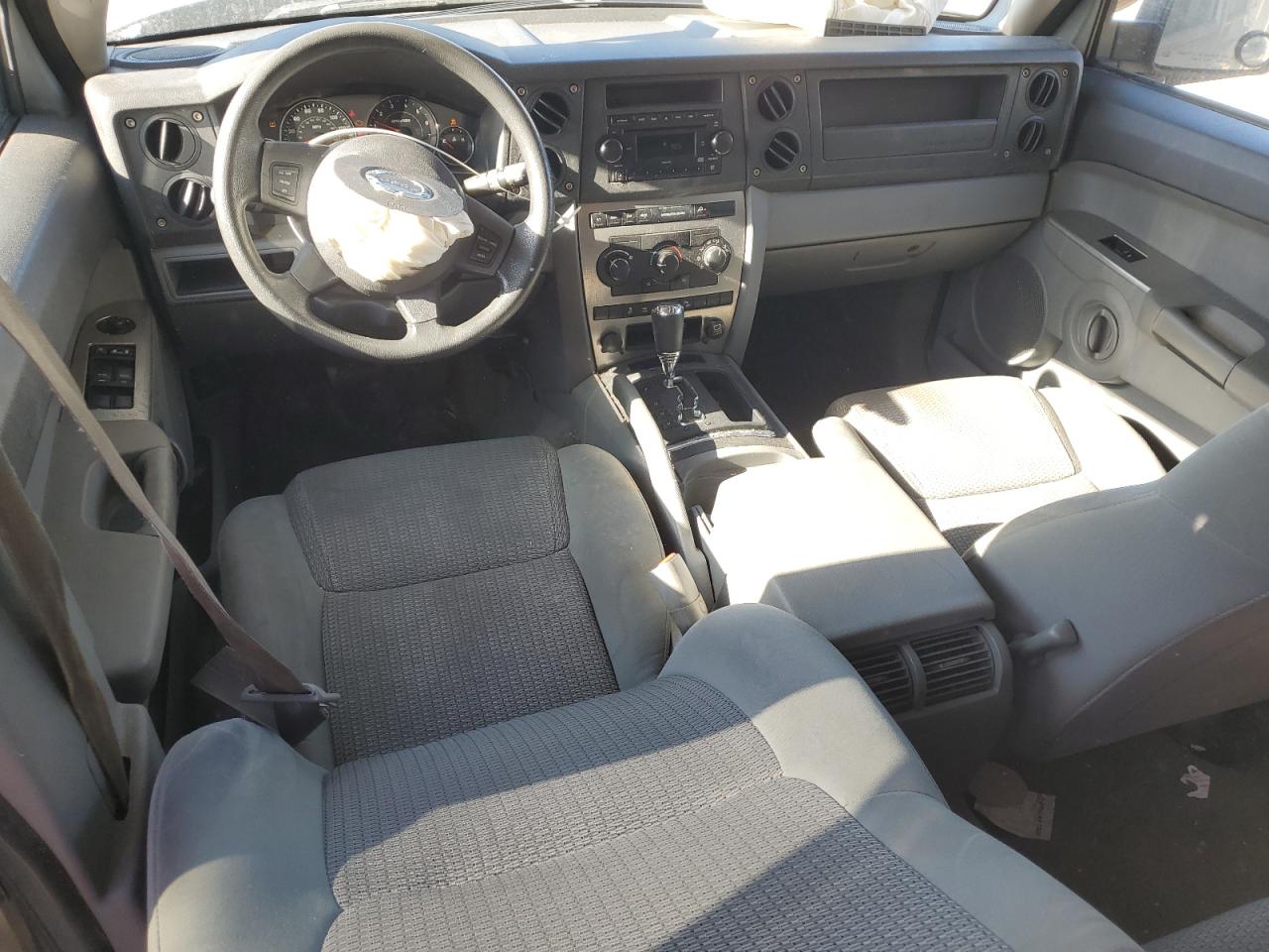 2007 Jeep Commander VIN 1J8HH48P77C636100 Copart auction photo, front end damage thumbnail 8