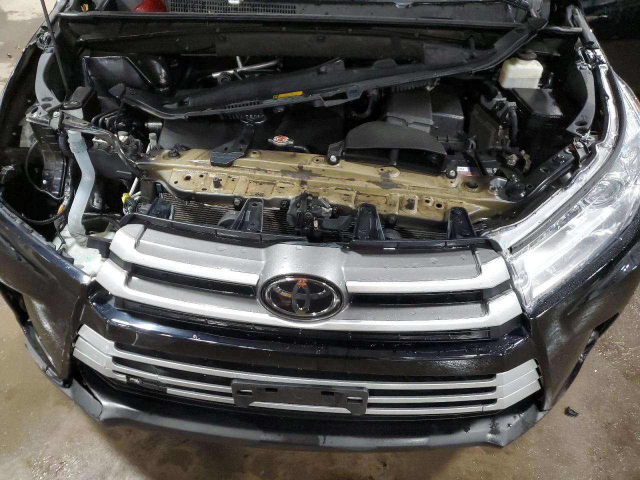 2019 Toyota Highlander VIN 5TDJZRFH9KS578707 Copart auction photo, front end damage thumbnail 13