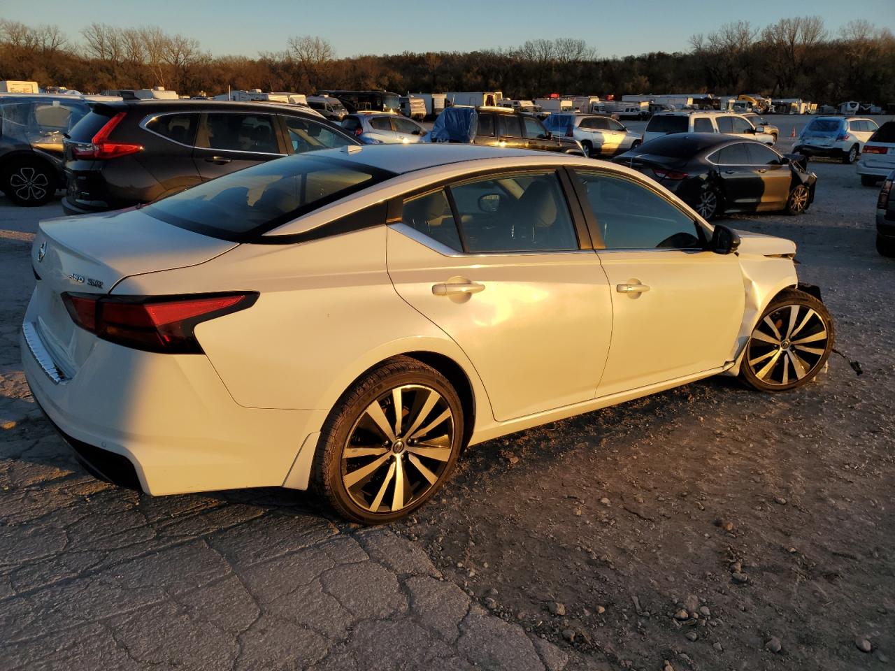 2020 Nissan Altima VIN 1N4BL4CW2LC180369 Copart auction photo, front end / undercarriage damage thumbnail 3