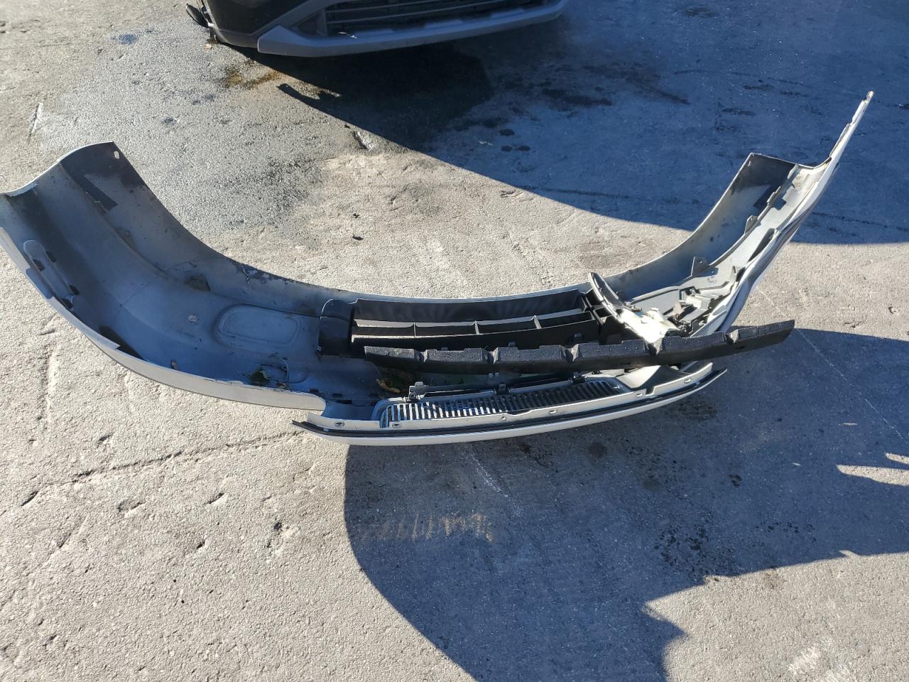 2004 Volvo V70 VIN YV1SW64A042429642 Copart auction photo, front end damage thumbnail 13