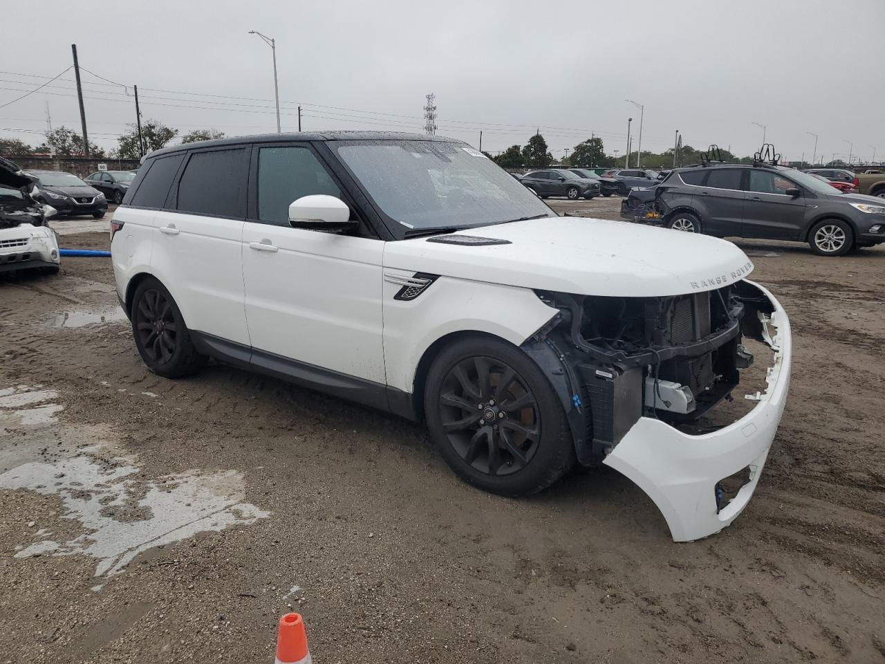 2017 Land Rover Range Rover VIN SALWR2FV6HA693508 Copart auction photo, front end damage thumbnail 4