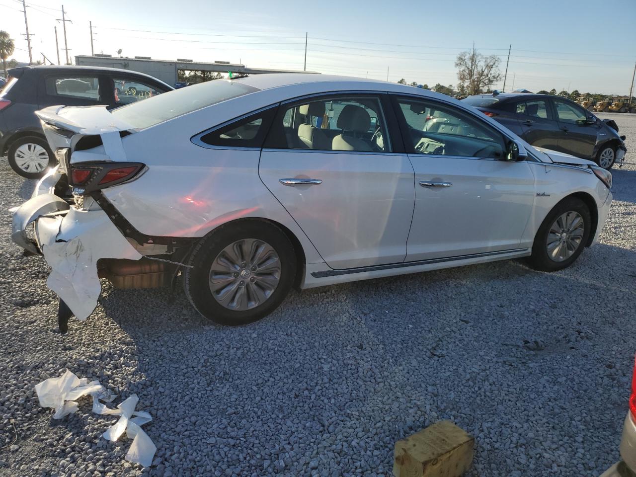2016 Hyundai Sonata VIN KMHE24L13GA038009 Copart auction photo, rear end damage thumbnail 3