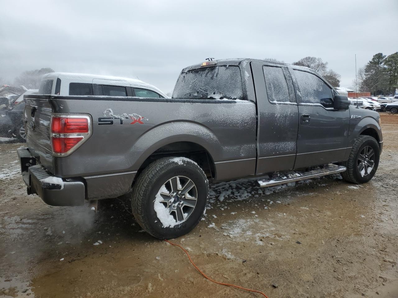 2010 Ford F-150 VIN 1FTEX1CW6AFC43642 Copart auction photo, side / front end damage thumbnail 3