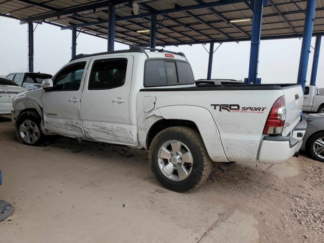 2015 Toyota Tacoma VIN 3TMLU4EN1FM205944 Copart auction photo, all over damage thumbnail 2