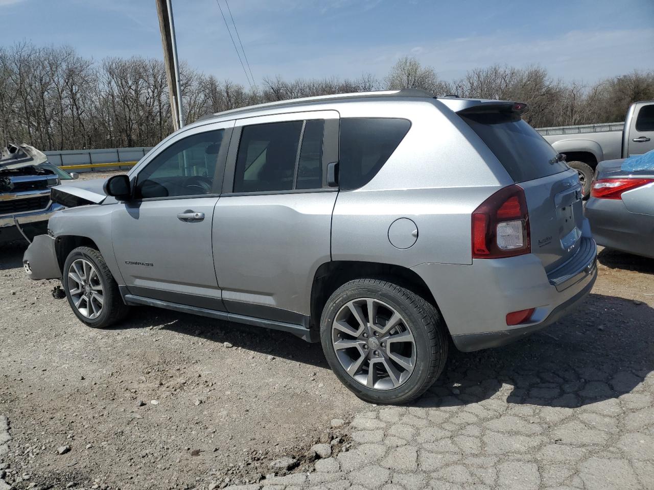 2016 Jeep Compass VIN 1C4NJCBA4GD711214 Copart auction photo, front end / minor dent/scratches damage thumbnail 2