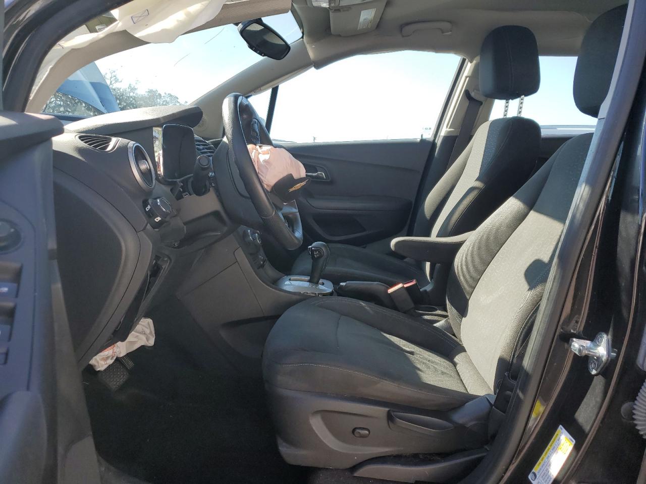 2015 Chevrolet Trax VIN KL7CJPSB4FB069222 Copart auction photo, front end / side damage thumbnail 7