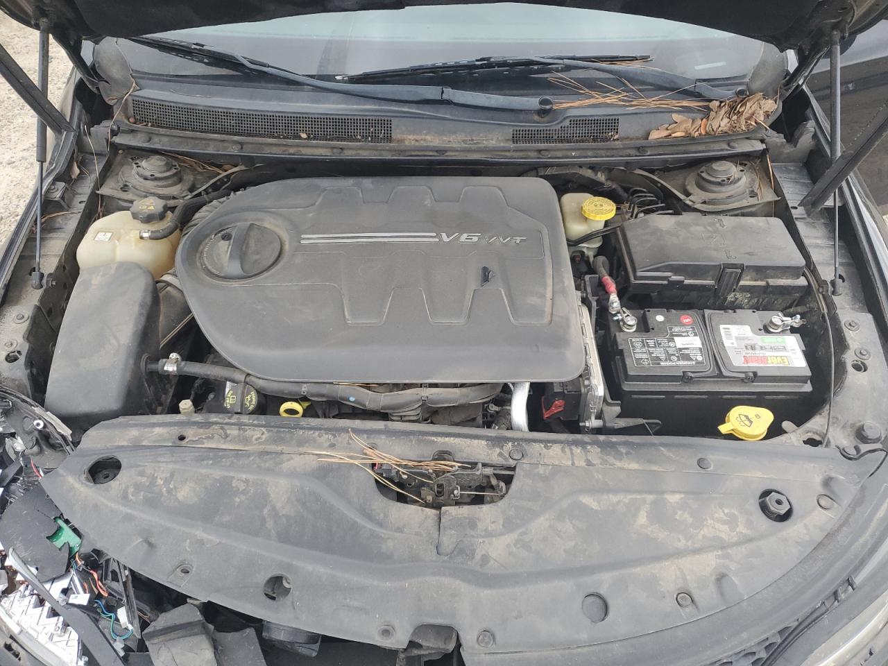 2015 Chrysler 200 VIN 1C3CCCBG0FN608844 Copart auction photo, front end / minor dent/scratches damage thumbnail 12