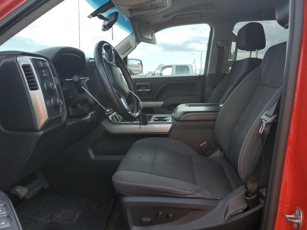 2018 Chevrolet Silverado VIN 3GCUKREC9JG413275 Copart auction photo, front end / side damage thumbnail 7