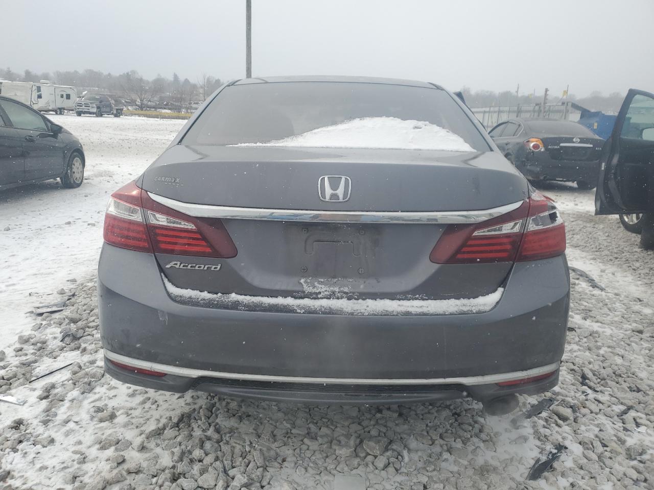 2016 Honda Accord VIN 1HGCR2F3XGA125545 Copart auction photo, side / rear end damage thumbnail 6