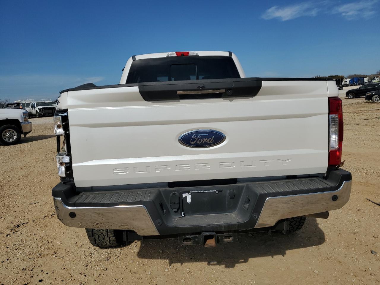2017 Ford F250 VIN 1FT7W2BT7HEF47426 Copart auction photo, side / minor dent/scratches damage thumbnail 6