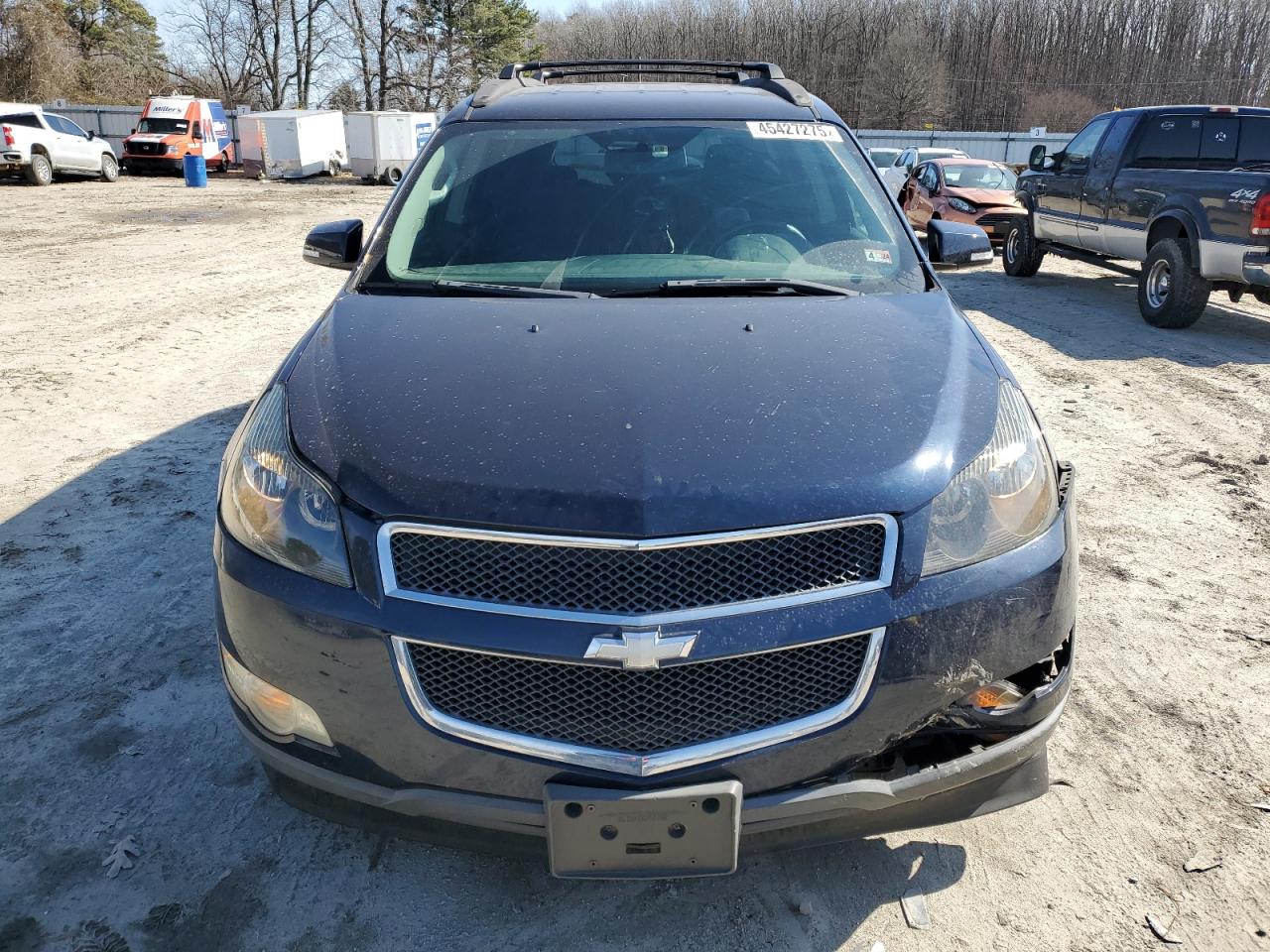 2011 Chevrolet Traverse VIN 1GNKRGED0BJ392842 Copart auction photo, side / front end damage thumbnail 5