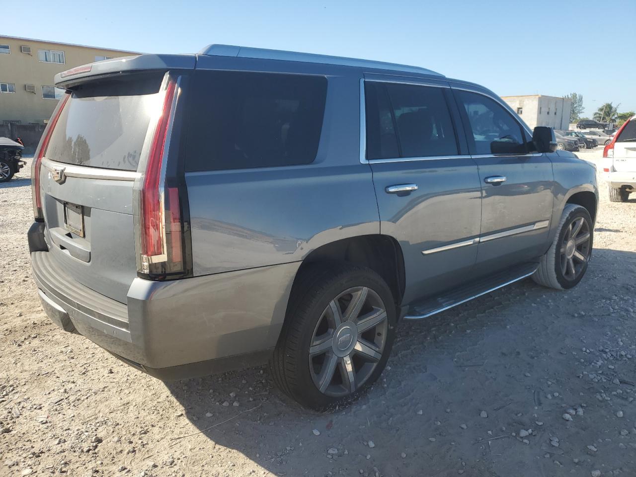 2016 Cadillac Escalade VIN 1GYS3BKJXGR462387 Copart auction photo, vandalism / minor dent/scratches damage thumbnail 3