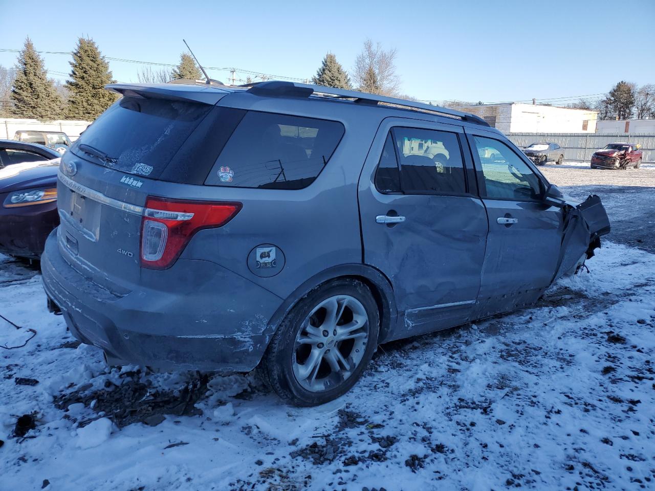 2013 Ford Explorer VIN 1FM5K8F88DGC23066 Copart auction photo, front end / side damage thumbnail 3