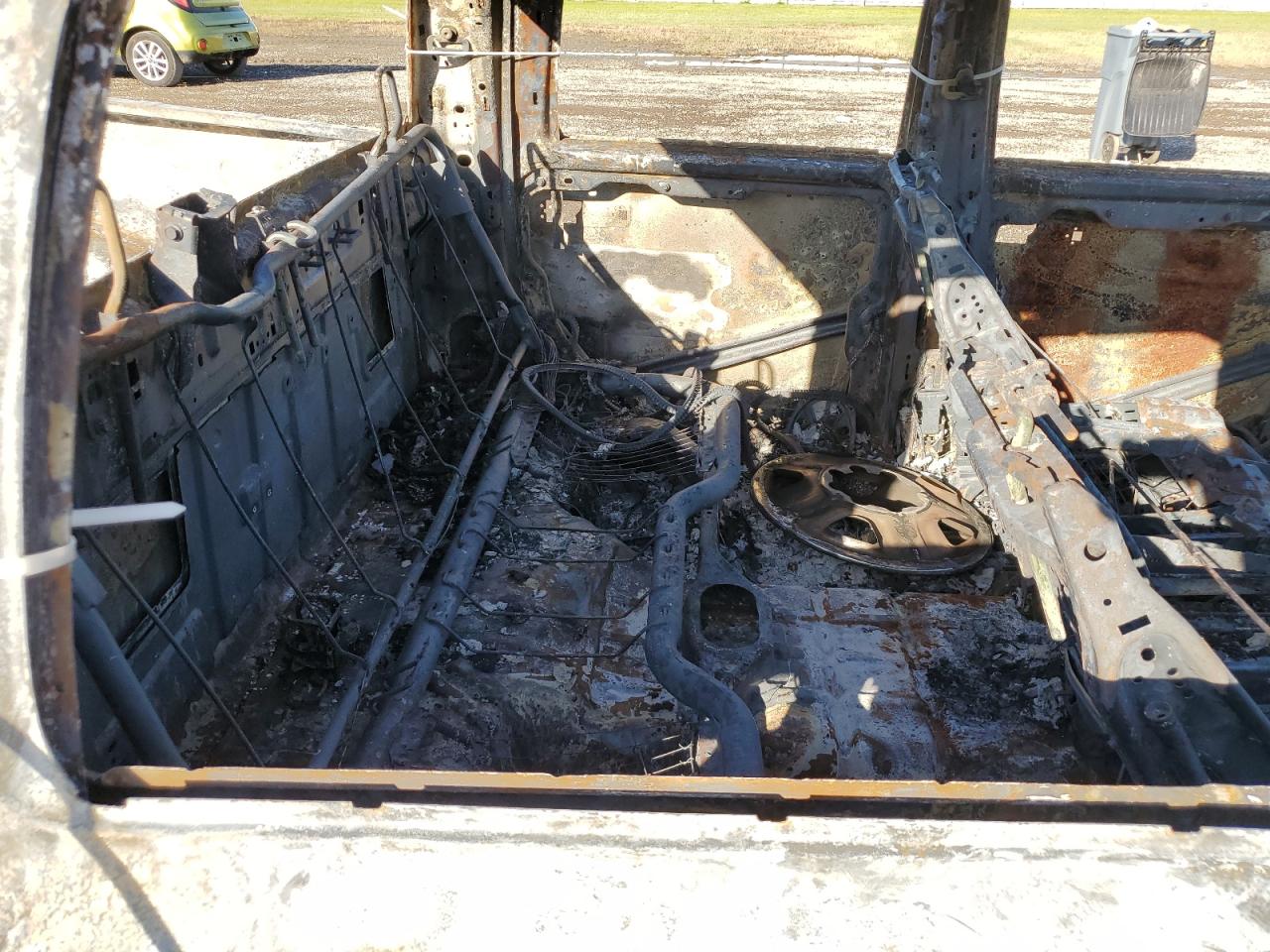 2022 RAM 2500 VIN 3C6UR5DJXNG247821 Copart auction photo, burn / burn - interior damage thumbnail 10