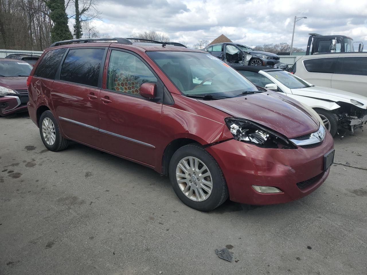 2008 Toyota Sienna VIN 5TDBK22C08S009120 Copart auction photo, front end / rear end damage thumbnail 4
