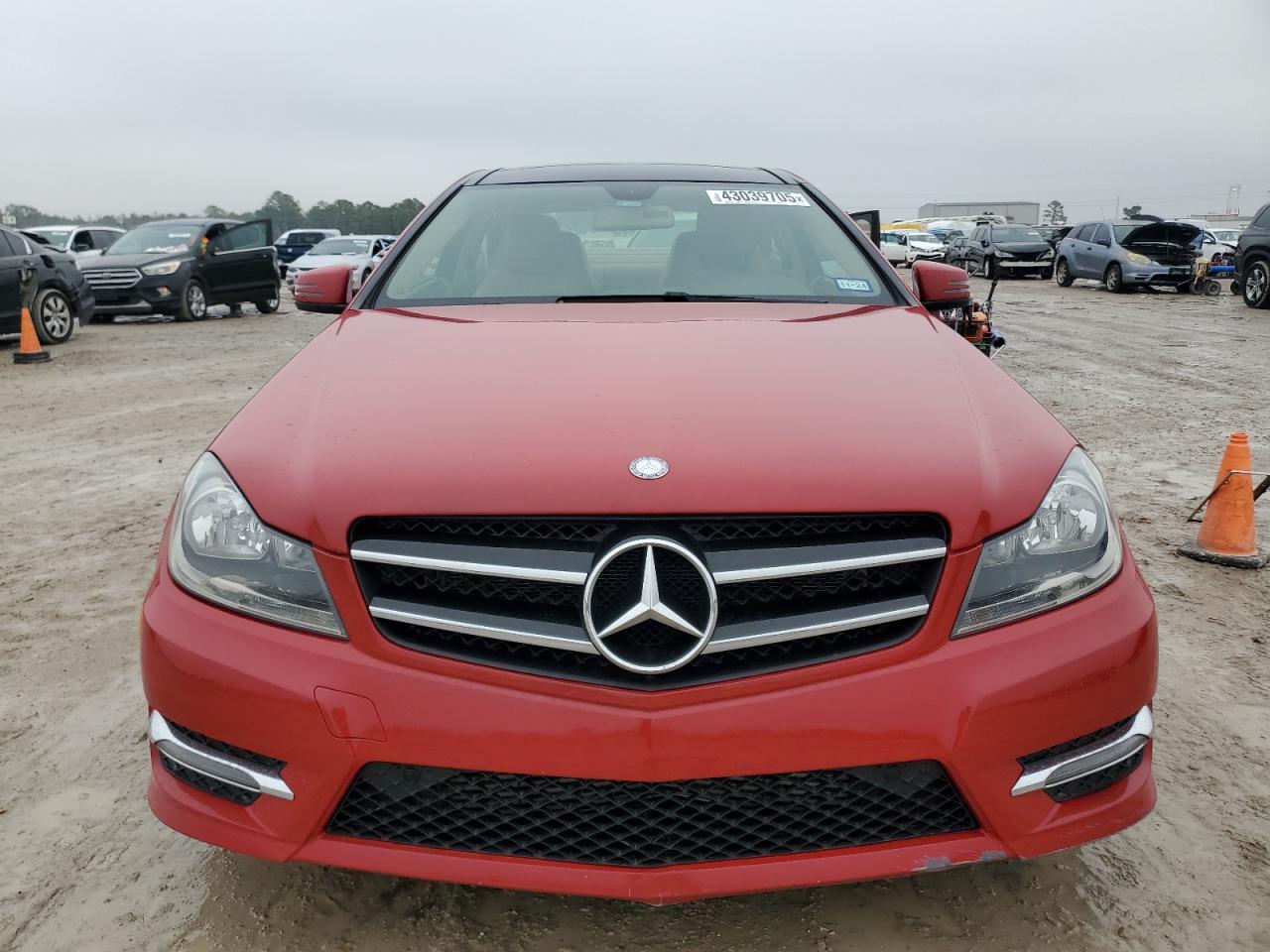 2014 Mercedes-Benz C-klasse VIN WDDGJ4HB0EG177192 Copart auction photo, side damage thumbnail 5