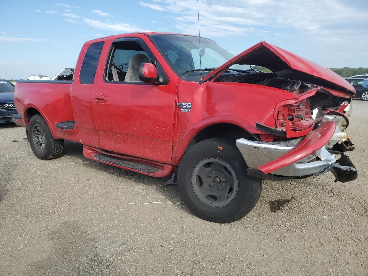 1998 Ford F-150 VIN 1FTZX08W3WKA17979 Copart auction photo, front end damage thumbnail 4