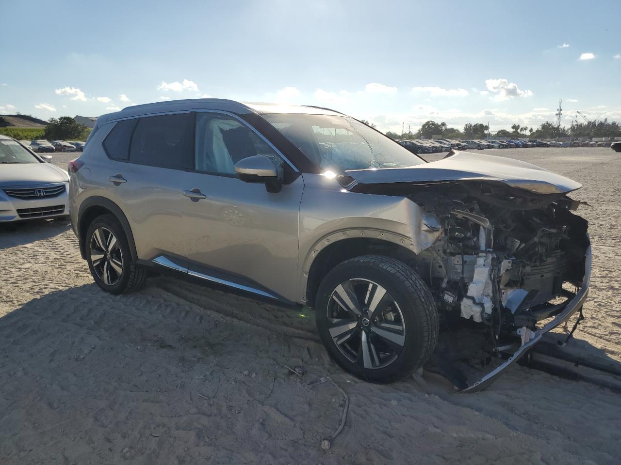 2021 Nissan Rogue VIN JN8AT3DCXMW105993 Copart auction photo, front end / minor dent/scratches damage thumbnail 4