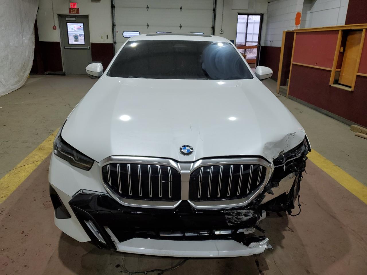 2024 BMW 5er VIN WBA53FJ01RCS75402 Copart auction photo, all over damage thumbnail 5