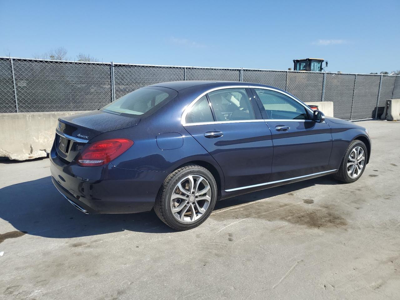 2015 Mercedes-Benz C-klasse VIN 55SWF4KB8FU065685 Copart auction photo, side damage thumbnail 3