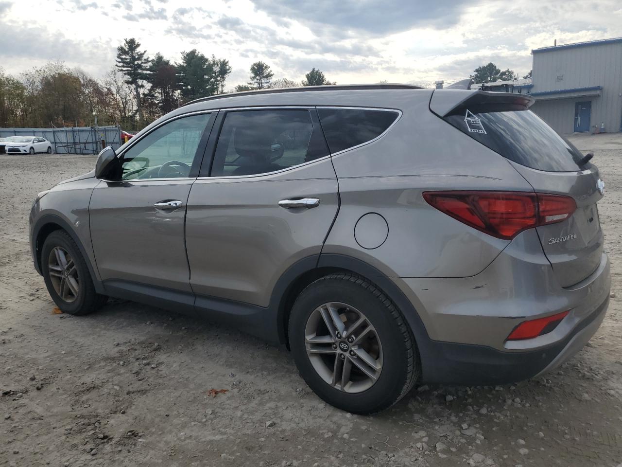 2017 Hyundai Santa Fe VIN 5XYZU3LB8HG400307 Copart auction photo, minor dent/scratches damage thumbnail 2