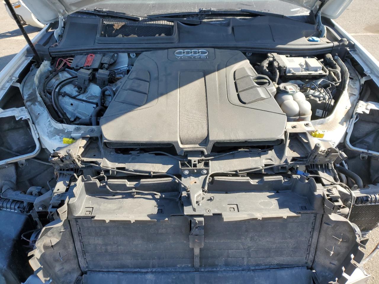 2018 Audi Q7 VIN WA1LAAF74JD045080 Copart auction photo, front end / minor dent/scratches damage thumbnail 12