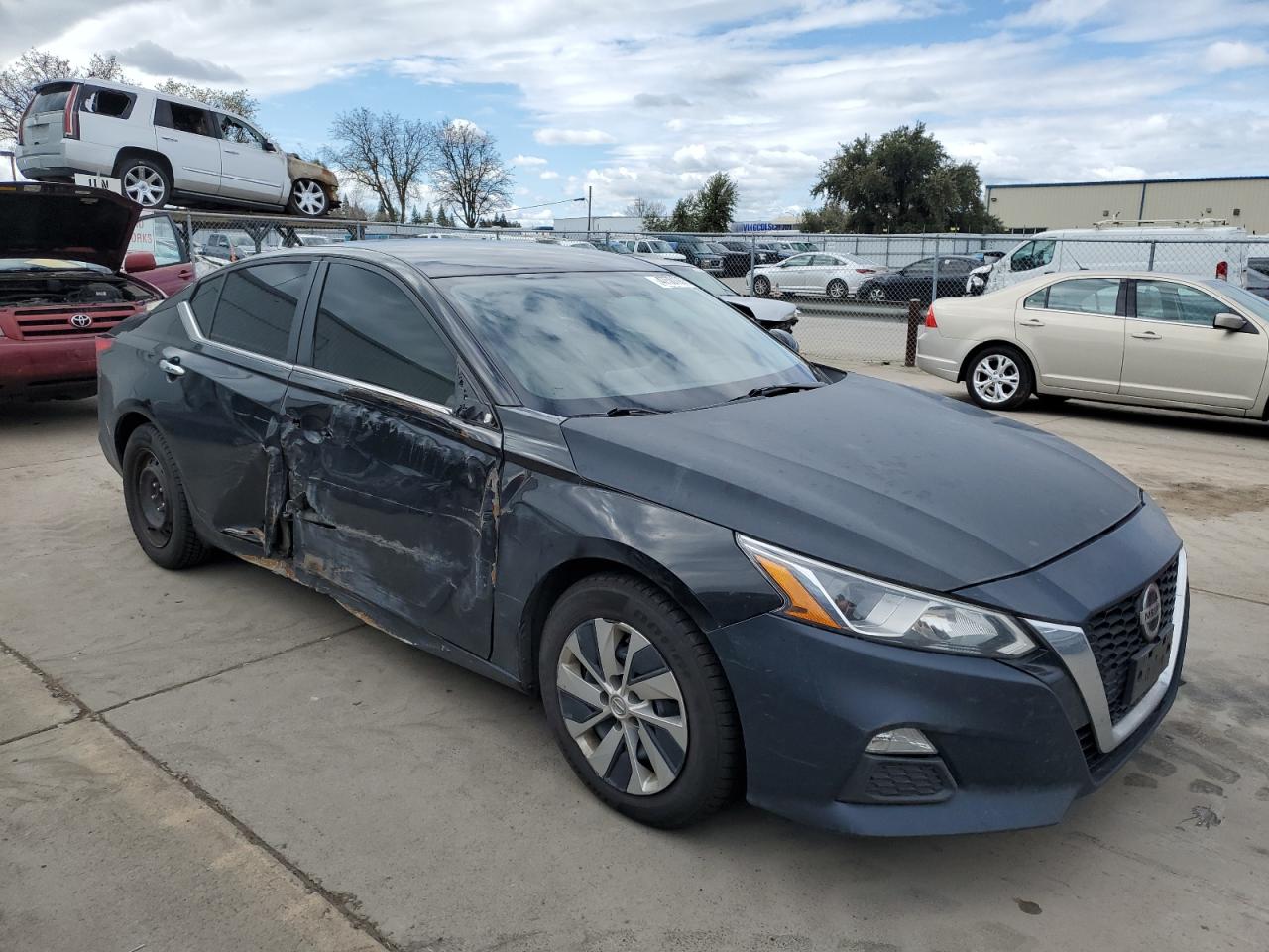 2019 Nissan Altima VIN 1N4BL4BV7KC179824 Copart auction photo, side / front end damage thumbnail 4
