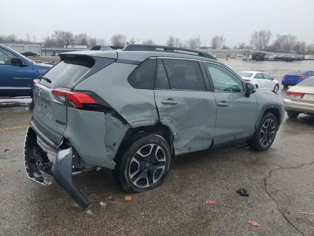 2019 Toyota RAV 4 VIN 2T3J1RFV4KW023160 Copart auction photo, side / all over damage thumbnail 3