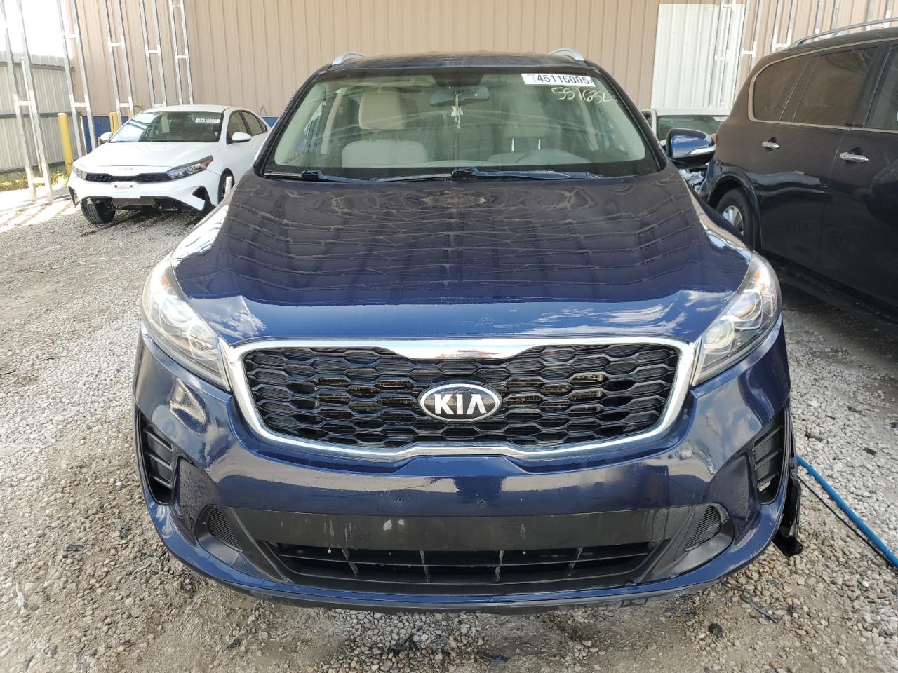 2019 KIA Sorento VIN 5XYPGDA55KG551632 Copart auction photo, side / front end damage thumbnail 5