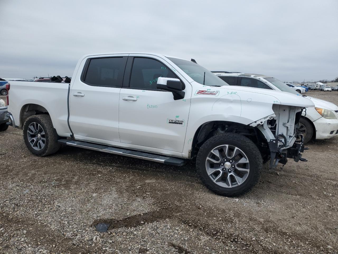 2020 Chevrolet Silverado VIN 3GCUYDED6LG328164 Copart auction photo, mechanical / front end damage thumbnail 4