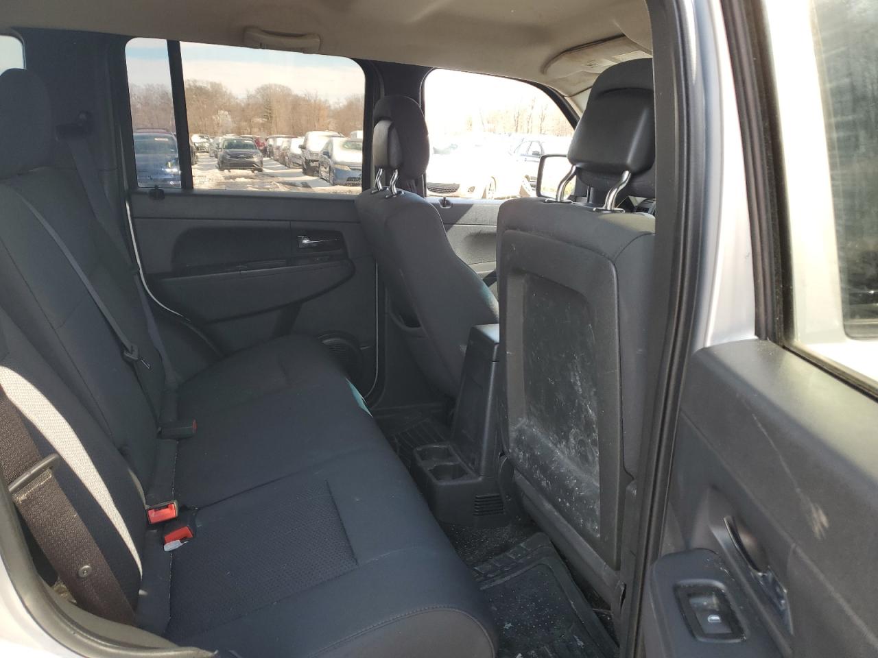2012 Jeep Liberty (North America) VIN 1C4PJMAK5CW137729 Copart auction photo, mechanical / minor dent/scratches damage thumbnail 11
