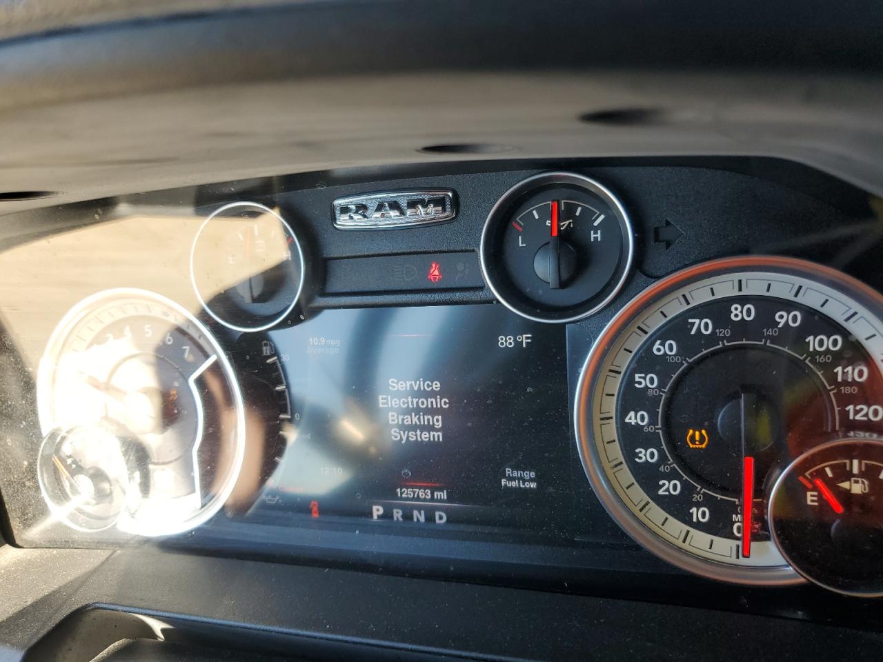 2016 RAM 1500 VIN 3C6RR6LT3GG376050 Copart auction photo, water/flood / front end damage thumbnail 9