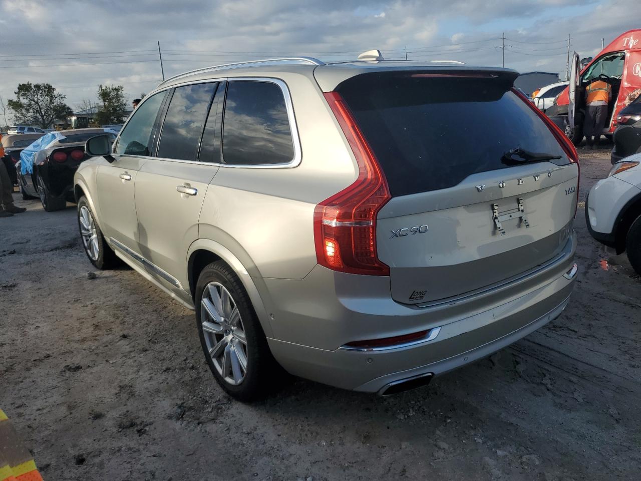 2018 Volvo XC90 VIN YV4A22PL5J1365762 Copart auction photo, water/flood damage thumbnail 2