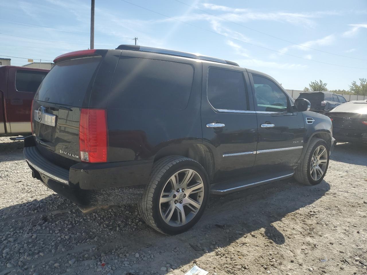 2010 Cadillac Escalade VIN 1GYUKAEF1AR266293 Copart auction photo, unknown / minor dent/scratches damage thumbnail 3