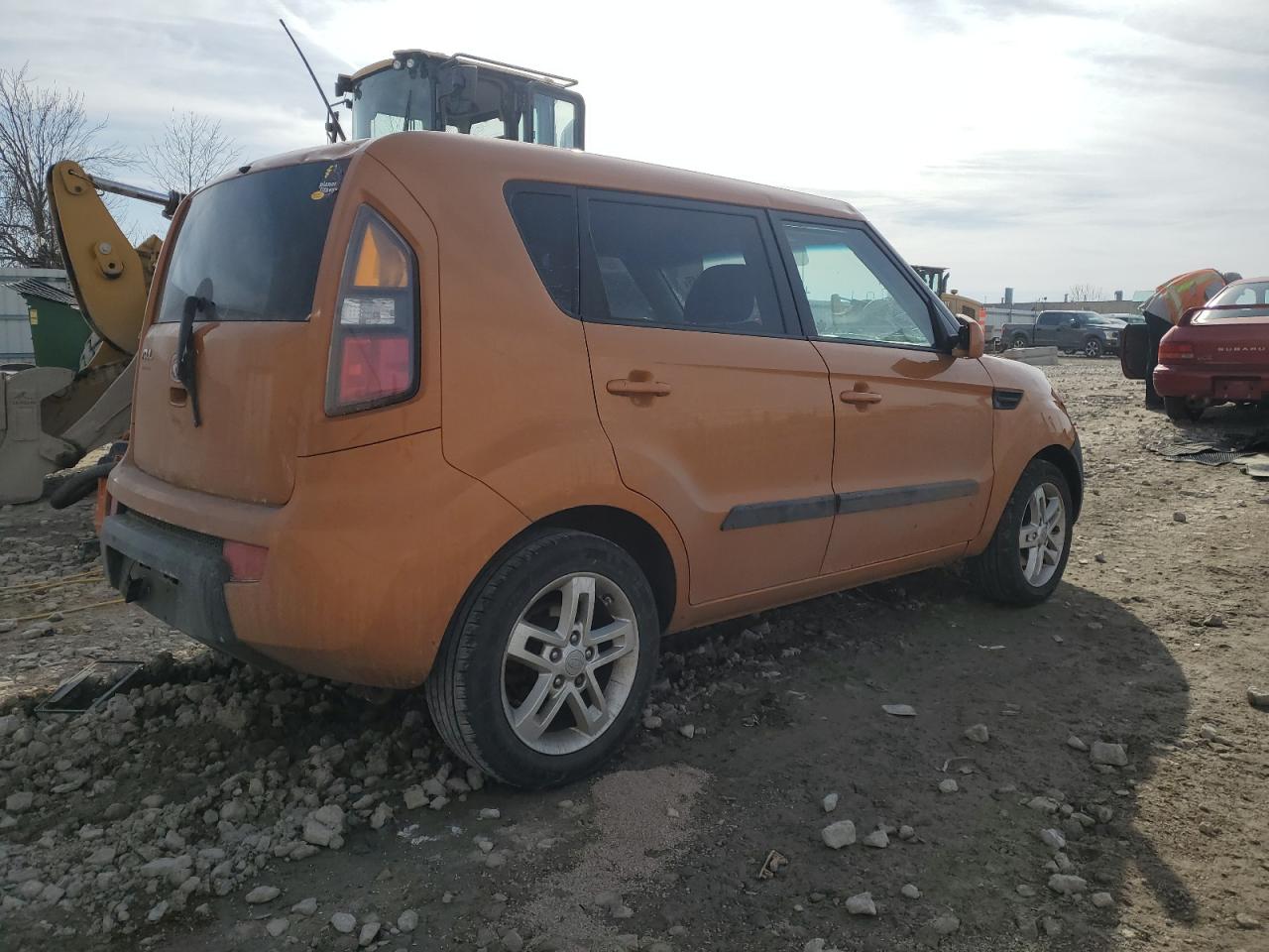 2011 KIA Soul VIN KNDJT2A2XB7260083 Copart auction photo, front end / minor dent/scratches damage thumbnail 3