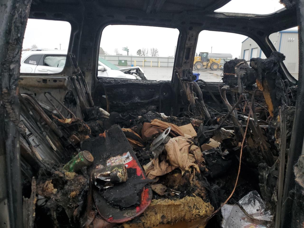 2002 GMC Yukon VIN 3GKEC16Z22G198396 Copart auction photo, burn - interior / burn - engine damage thumbnail 10