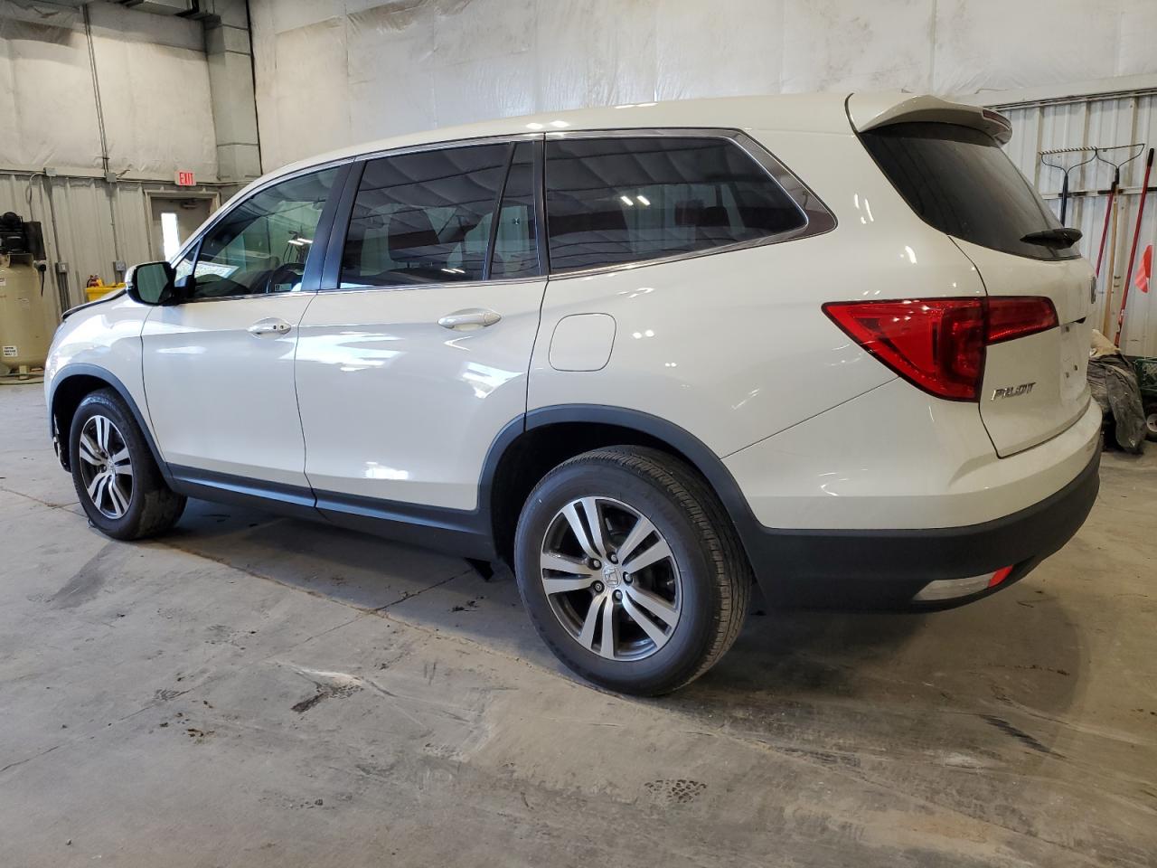 2018 Honda Pilot VIN 5FNYF6H53JB007144 Copart auction photo, front end / side damage thumbnail 2