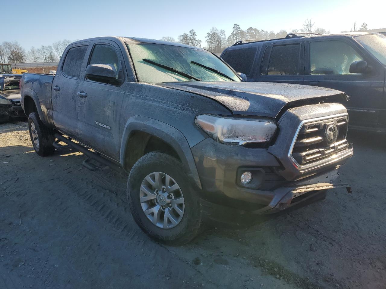2018 Toyota Tacoma VIN 5TFBZ5DN8JX004369 Copart auction photo, front end damage thumbnail 4