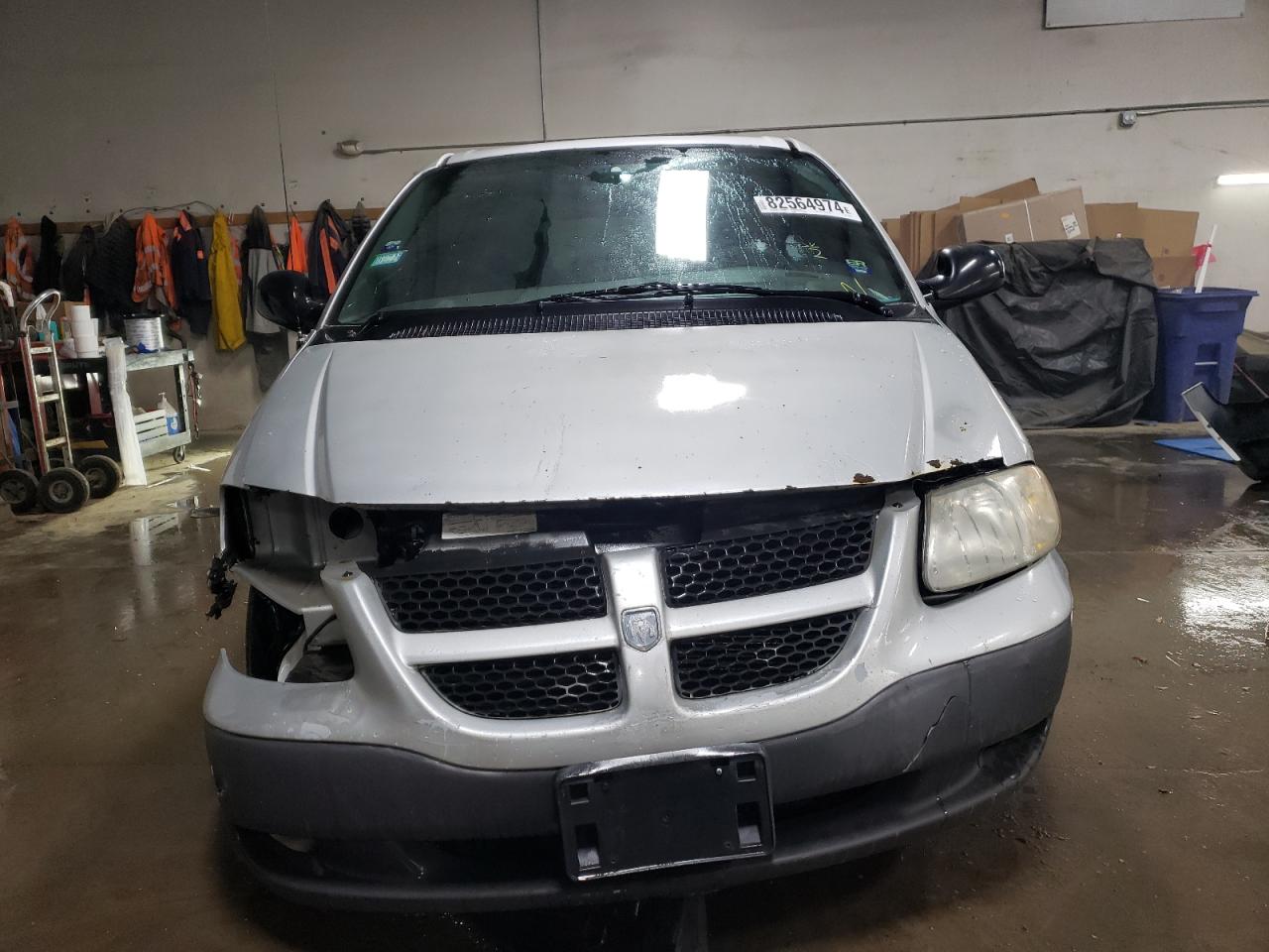2002 Dodge Caravan VIN 1B4GP253X2B569127 Copart auction photo, front end / side damage thumbnail 5