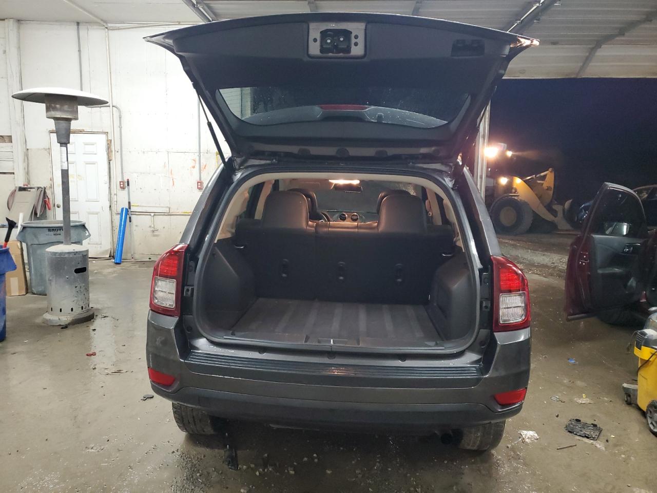 2016 Jeep Compass VIN 1C4NJCEA7GD734417 Copart auction photo, front end / minor dent/scratches damage thumbnail 6
