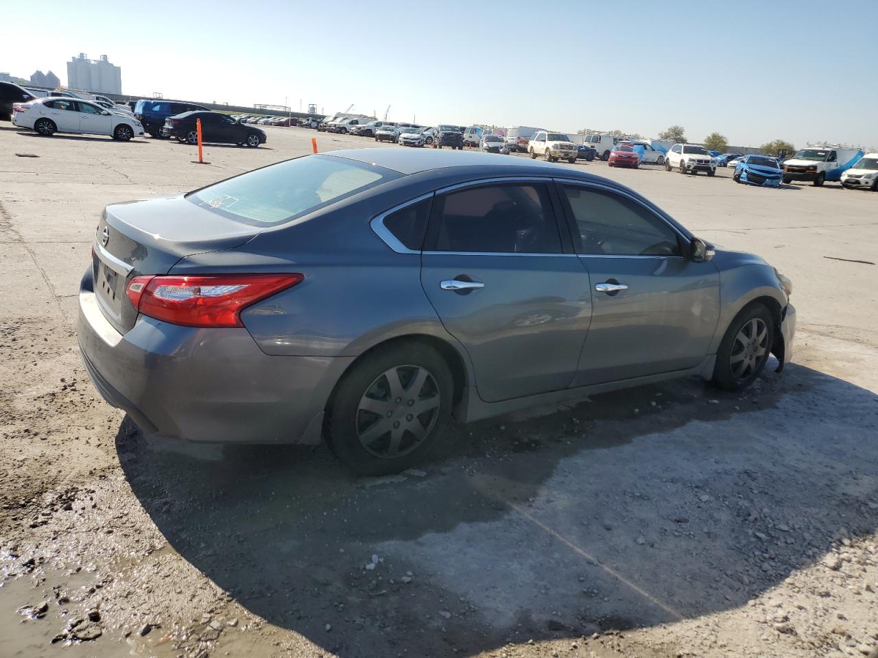 2017 Nissan Altima VIN 1N4AL3AP5HN323974 Copart auction photo, side damage thumbnail 3