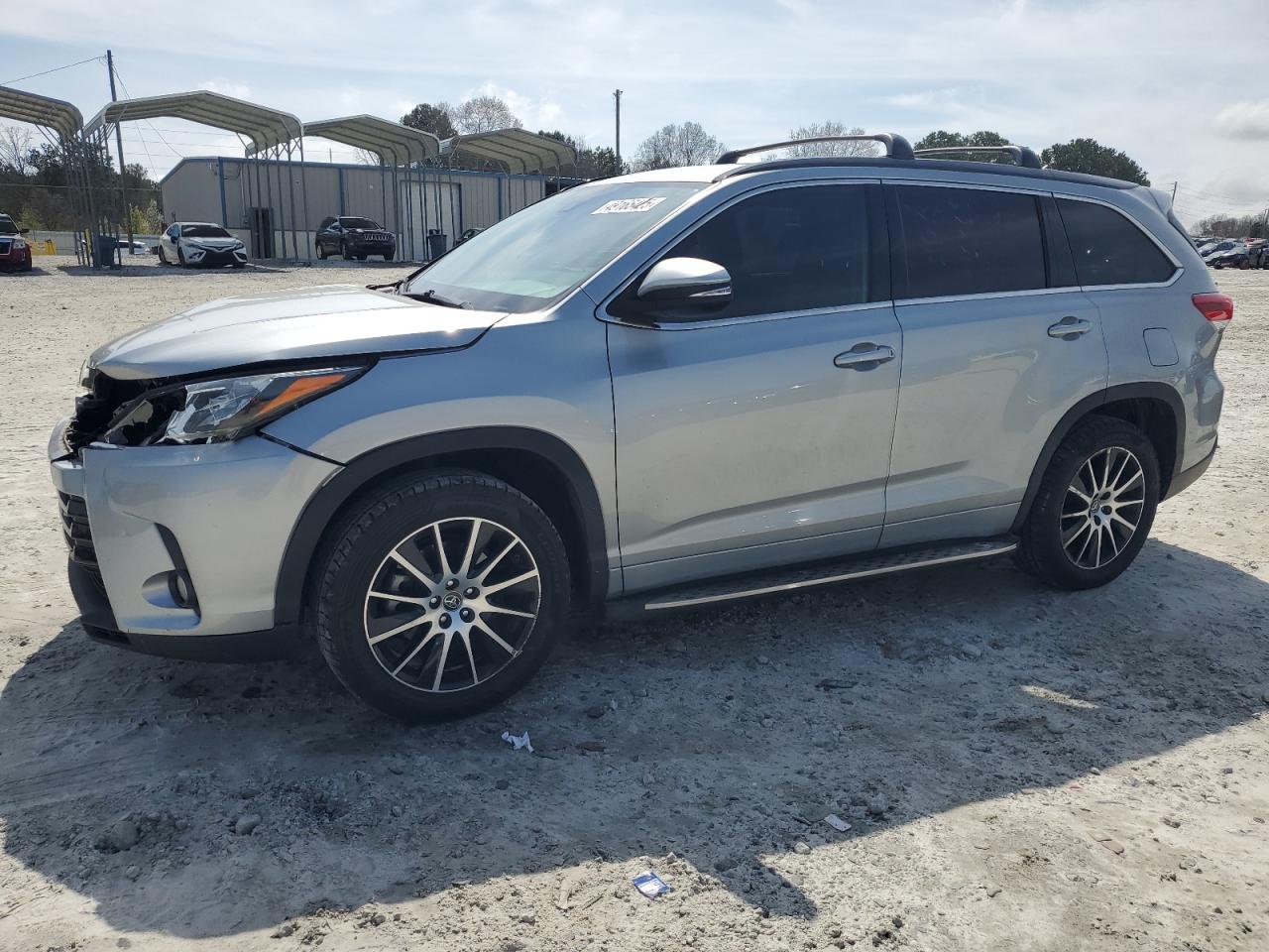 2018 Toyota Highlander VIN 5TDKZRFH3JS538108