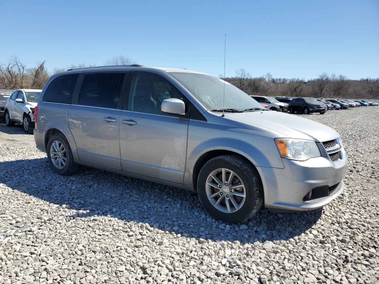2020 Dodge Caravan VIN 2C4RDGCG6LR196520 Copart auction photo, side / minor dent/scratches damage thumbnail 4
