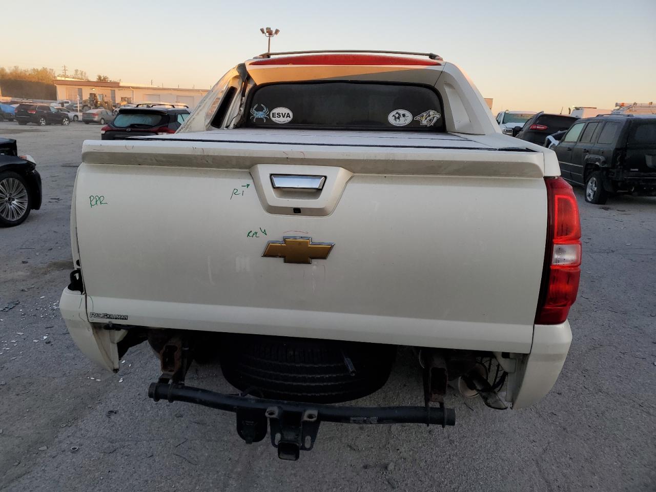 2013 Chevrolet Avalanche VIN 3GNTKGE79DG261304 Copart auction photo, rear end / minor dent/scratches damage thumbnail 6