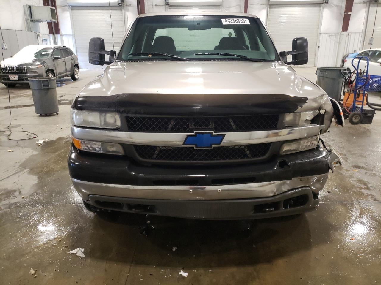 2001 Chevrolet Silverado VIN 1GCHK23U21F205793 Copart auction photo, front end / rear end damage thumbnail 5