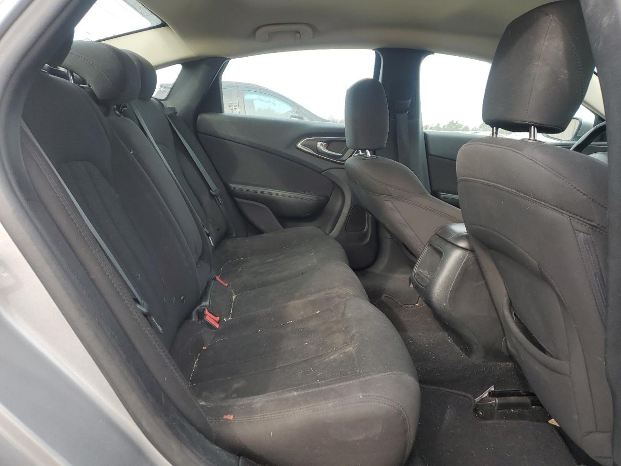 2016 Chrysler 200 VIN 1C3CCCAB6GN154820 Copart auction photo, front end / minor dent/scratches damage thumbnail 10