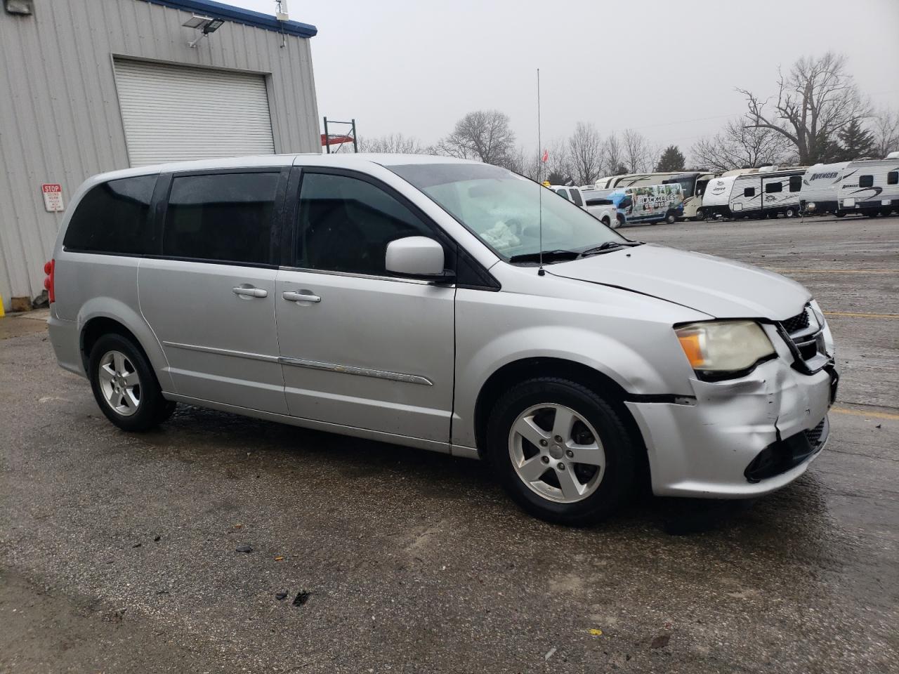 2011 Dodge Caravan VIN 2D4RN3DG4BR626325 Copart auction photo, front end damage thumbnail 4